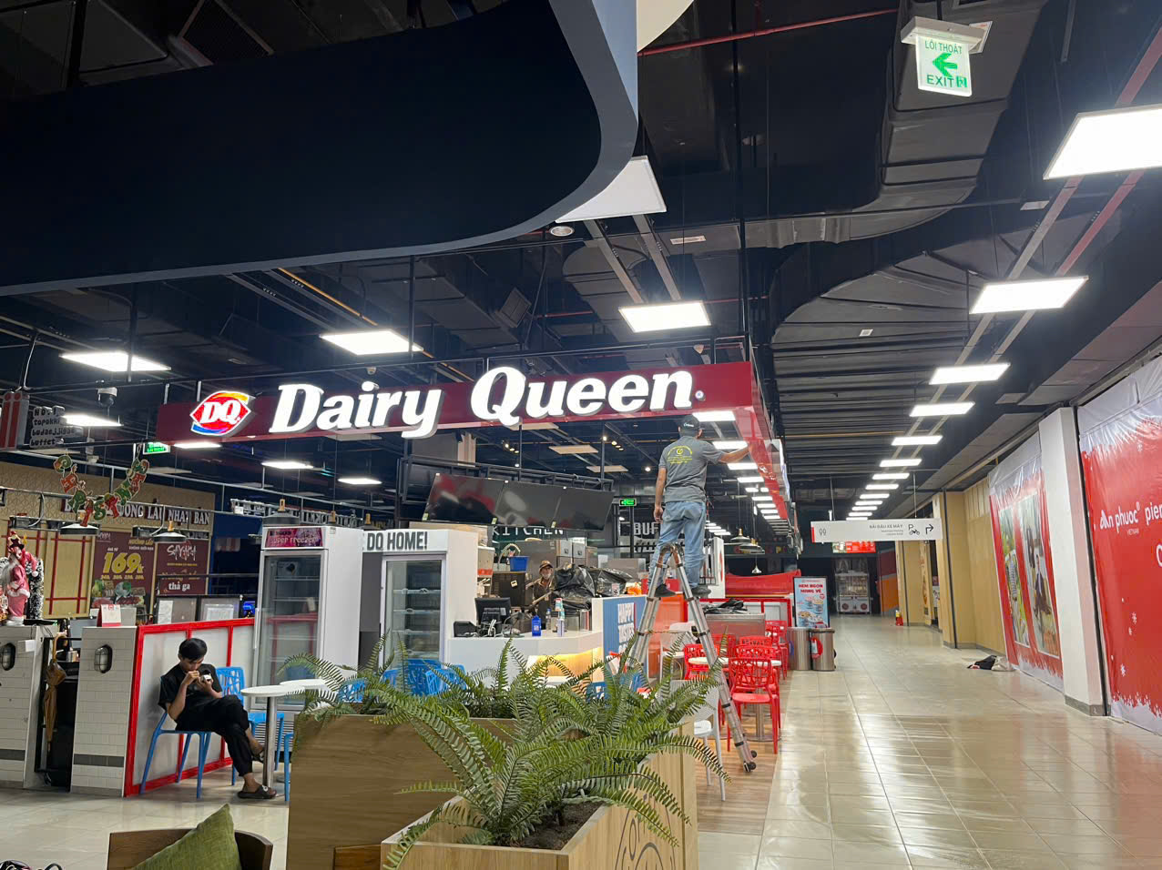 Dairy Queen - Storefront impact cao