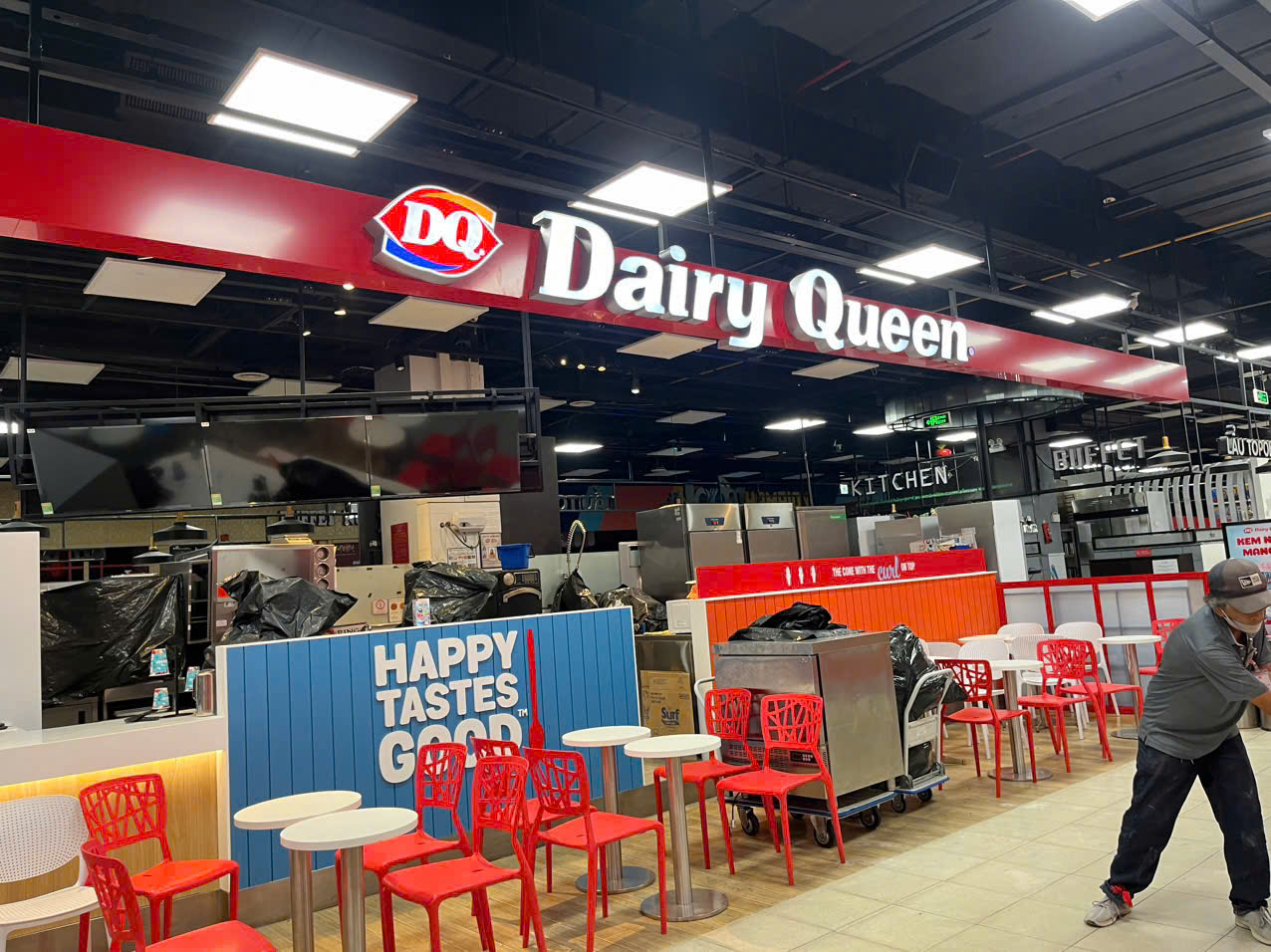 Dairy Queen - Day & night effect