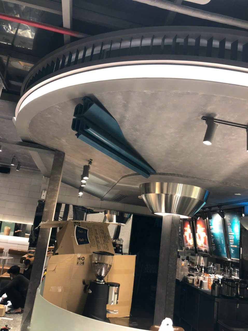 Katinat Coffee - Lighting effect ấn tượng