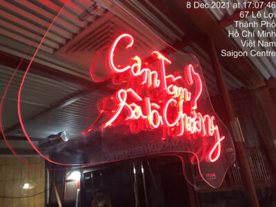 Bảng hiệu đèn neon